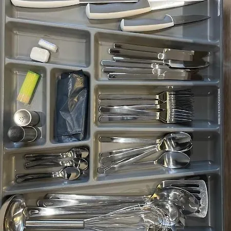 Deux Voisins Au Calme Olivia Et Victoria