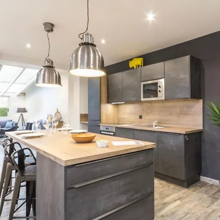 Deux Voisins Au Calme Olivia Et Victoria