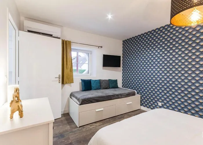 Deux Voisins Au Calme Olivia Et Victoria *